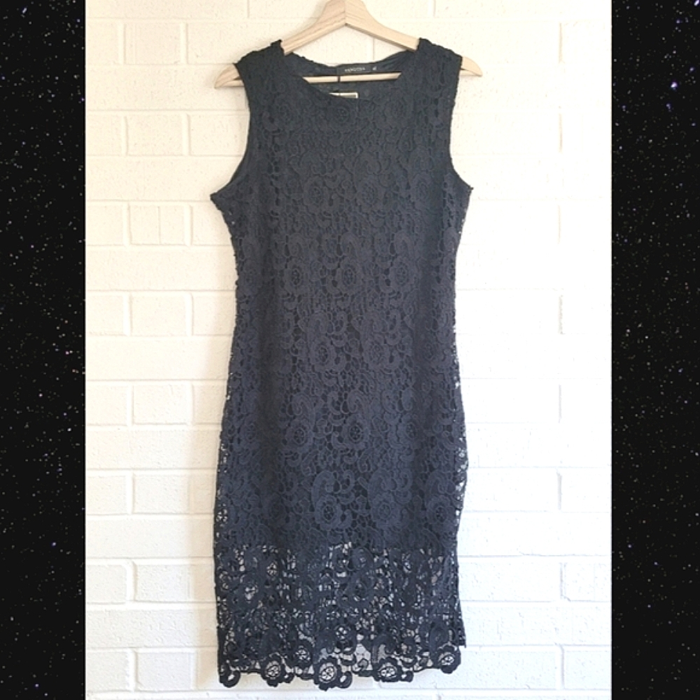 Elegant Sleeveless Lace Black Midi Dress
